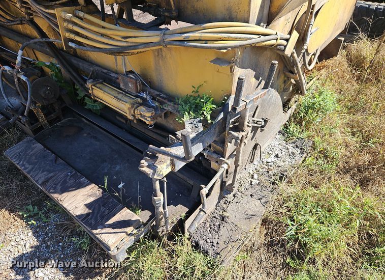 image for item DT7510 Leeboy paver