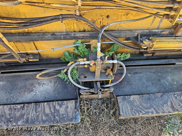 image for item DT7510 Leeboy paver