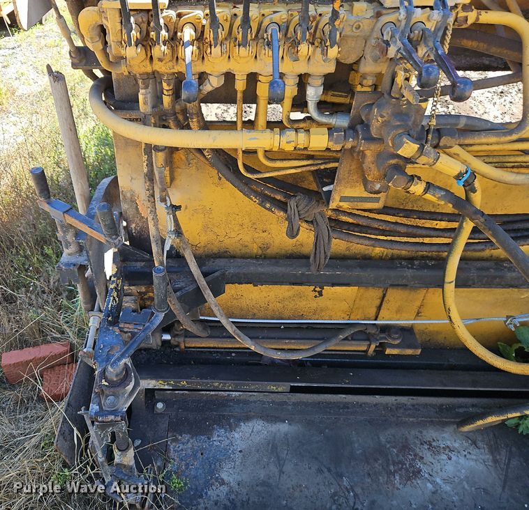 image for item DT7510 Leeboy paver