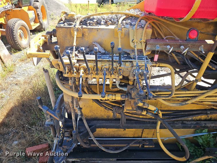 image for item DT7510 Leeboy paver