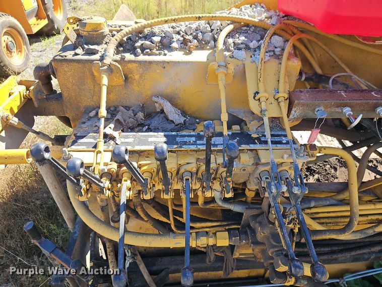 image for item DT7510 Leeboy paver