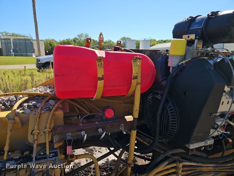 image for item DT7510 Leeboy paver