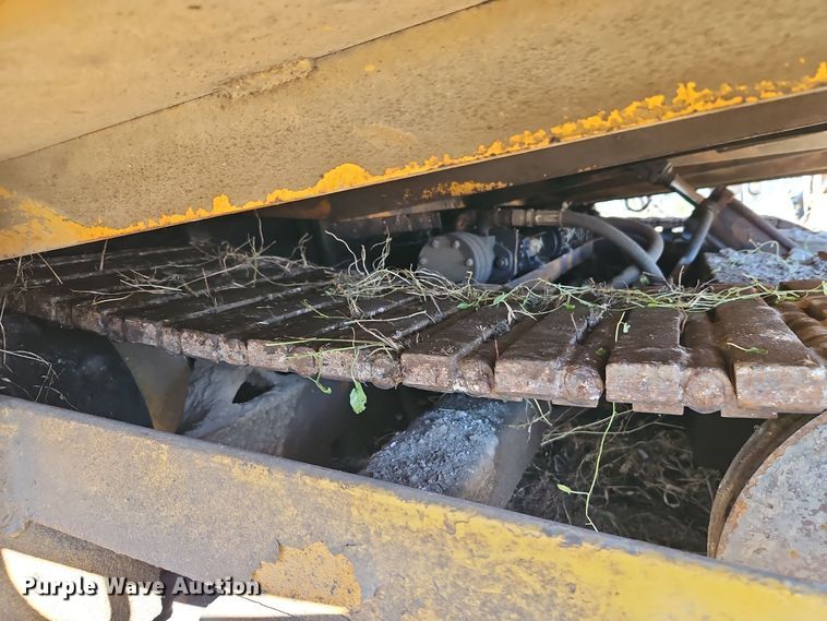 image for item DT7510 Leeboy paver