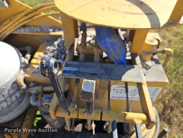 image for item DT7510 Leeboy paver