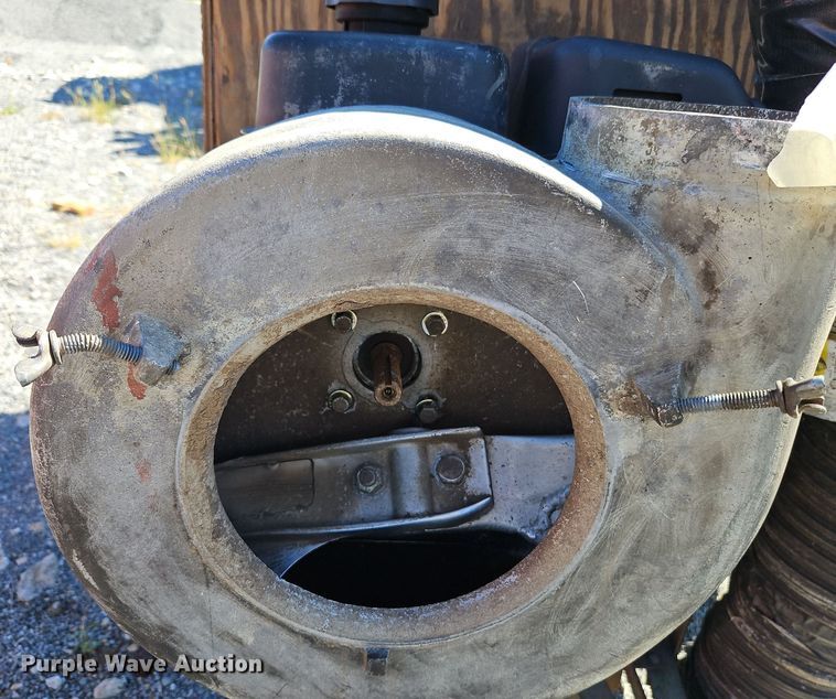 image for item DT7511 Leaf vacuum 