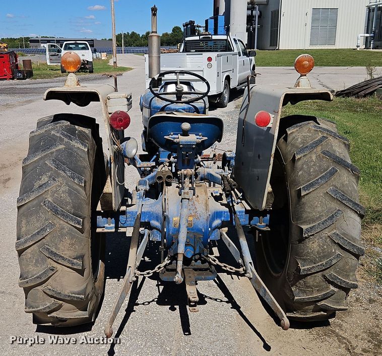 image for item DT7513 1977 Ford 3600 tractor