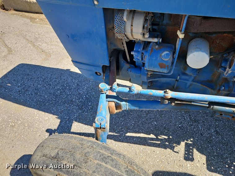 image for item DT7513 1977 Ford 3600 tractor
