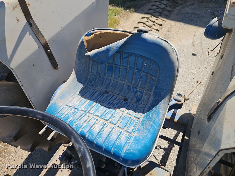 image for item DT7513 1977 Ford 3600 tractor