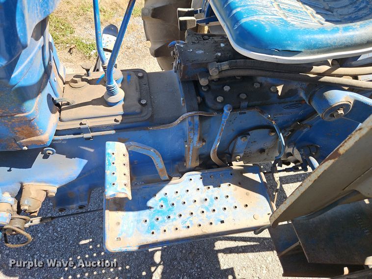 image for item DT7513 1977 Ford 3600 tractor