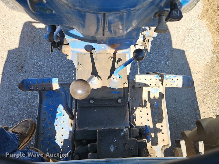 image for item DT7513 1977 Ford 3600 tractor