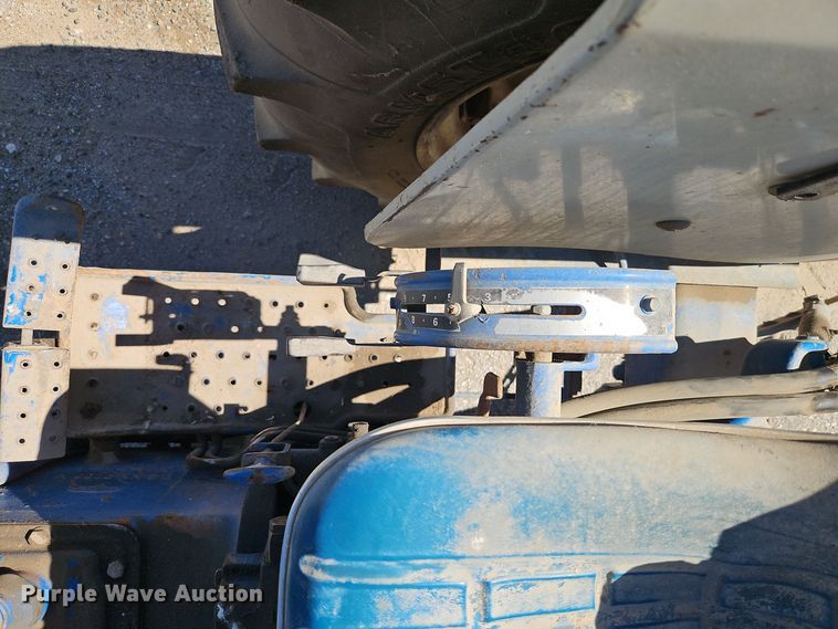 image for item DT7513 1977 Ford 3600 tractor