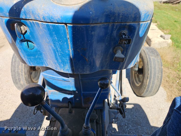 image for item DT7513 1977 Ford 3600 tractor
