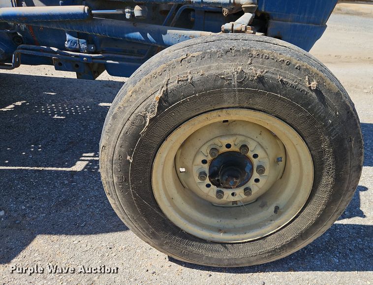 image for item DT7513 1977 Ford 3600 tractor