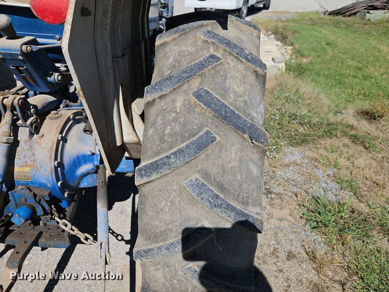 image for item DT7513 1977 Ford 3600 tractor
