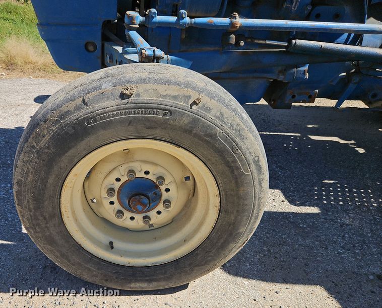 image for item DT7513 1977 Ford 3600 tractor