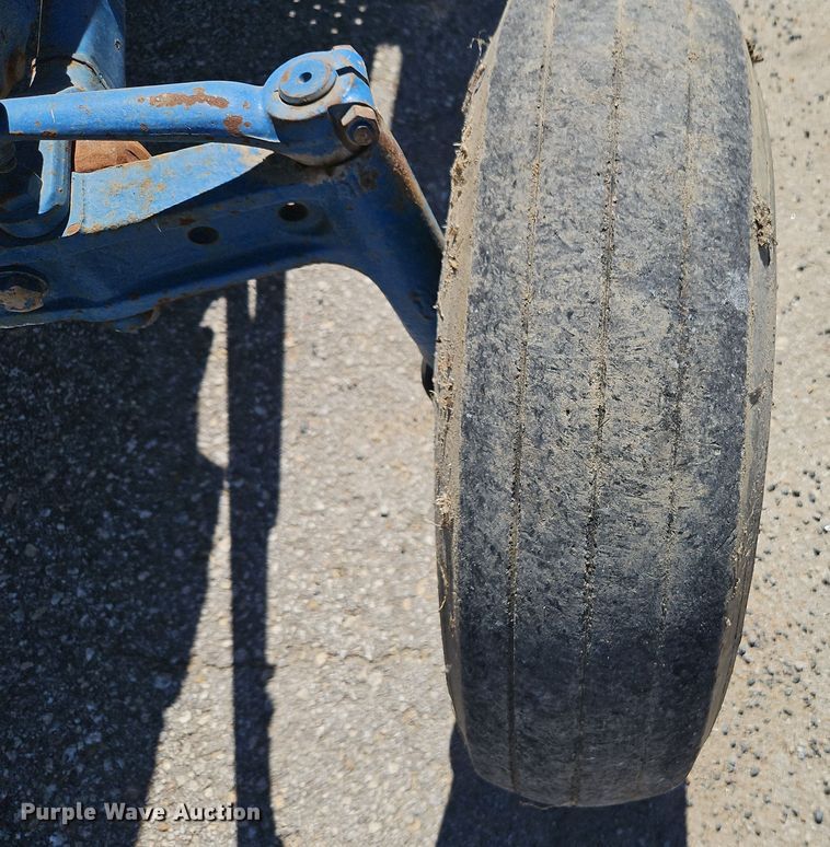 image for item DT7513 1977 Ford 3600 tractor