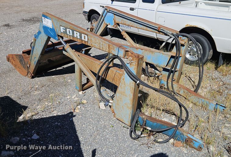 image for item DT7513 1977 Ford 3600 tractor