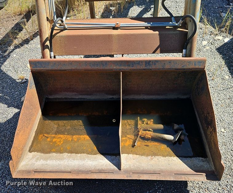 image for item DT7513 1977 Ford 3600 tractor