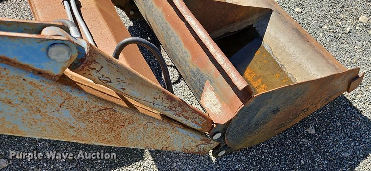 image for item DT7513 1977 Ford 3600 tractor