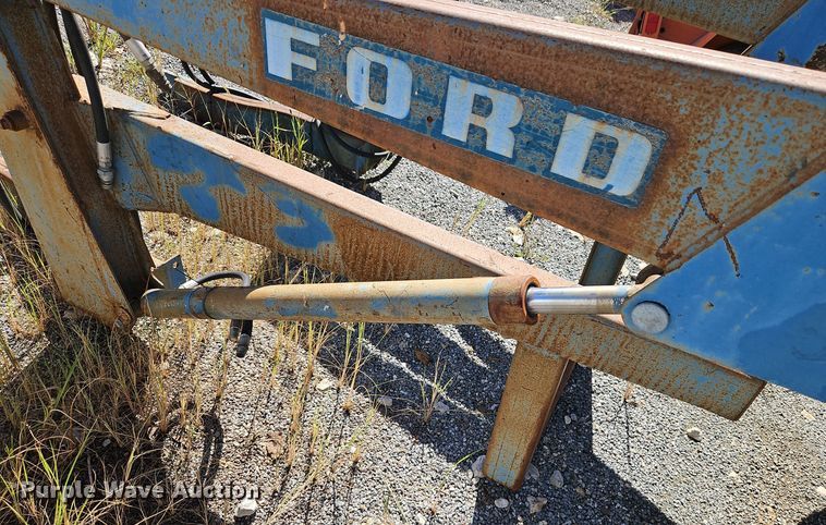 image for item DT7513 1977 Ford 3600 tractor