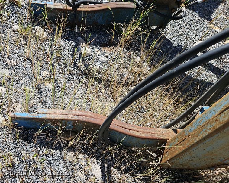 image for item DT7513 1977 Ford 3600 tractor