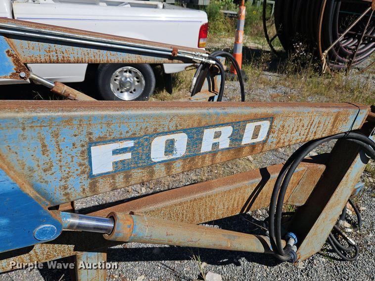 image for item DT7513 1977 Ford 3600 tractor