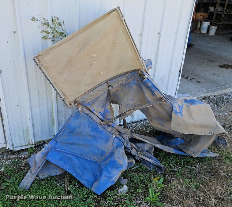 image for item DT7513 1977 Ford 3600 tractor