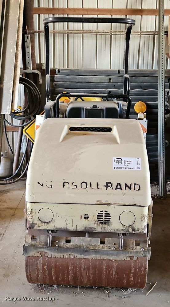 image for item DT7514 Ingersoll Rand  DD-12 double drum roller