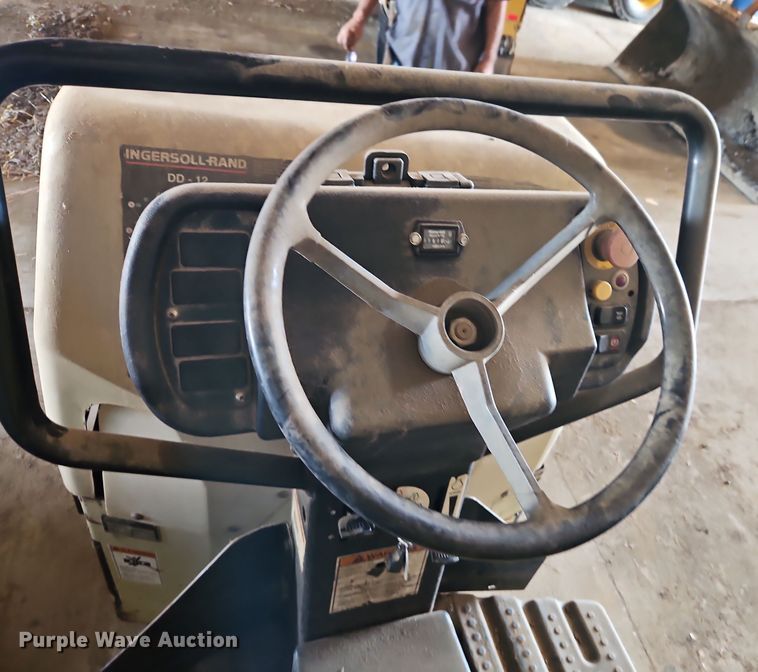 image for item DT7514 Ingersoll Rand  DD-12 double drum roller
