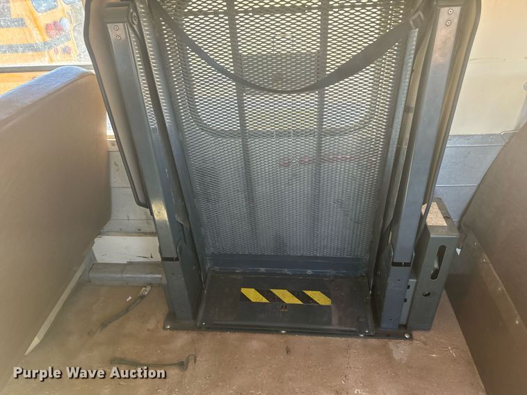 image for item DV2807 1996 Blue Bird TC2000 school bus