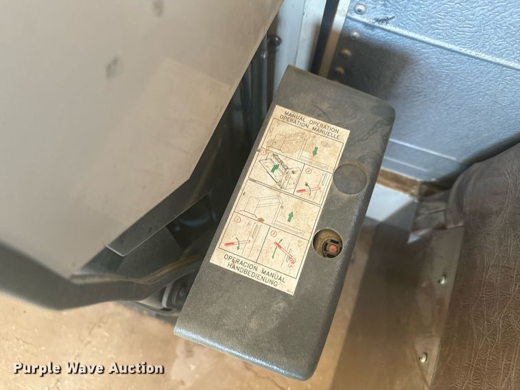 image for item DV2807 1996 Blue Bird TC2000 school bus