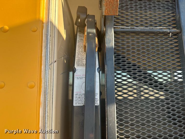 image for item DV2807 1996 Blue Bird TC2000 school bus