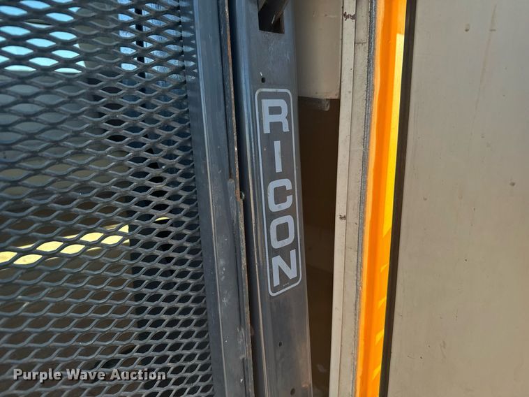 image for item DV2807 1996 Blue Bird TC2000 school bus