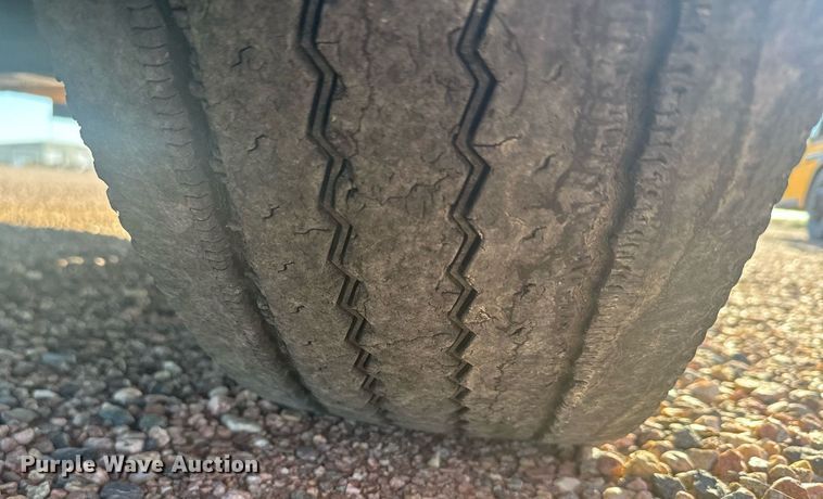 image for item DV2807 1996 Blue Bird TC2000 school bus