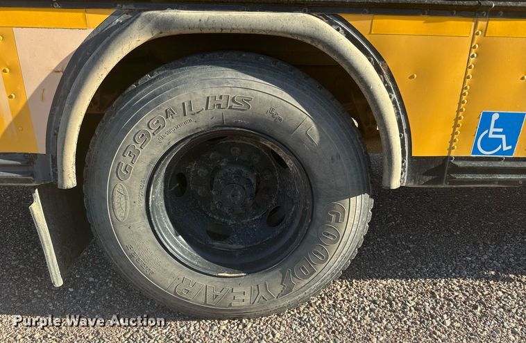 image for item DV2807 1996 Blue Bird TC2000 school bus