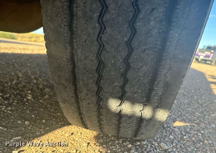 image for item DV2807 1996 Blue Bird TC2000 school bus