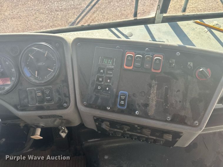 image for item DV2808 2009 Blue Bird All American school bus