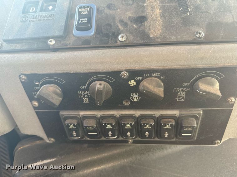 image for item DV2808 2009 Blue Bird All American school bus