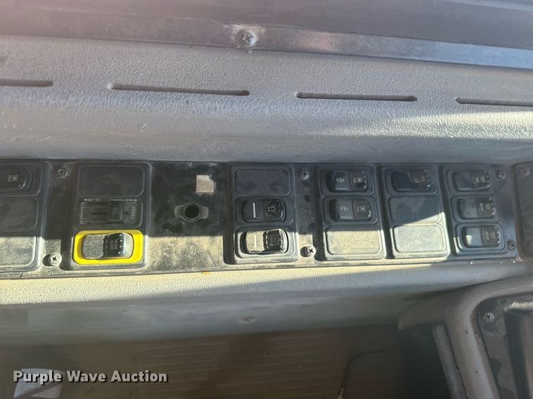 image for item DV2808 2009 Blue Bird All American school bus