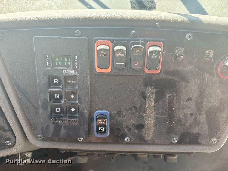 image for item DV2808 2009 Blue Bird All American school bus