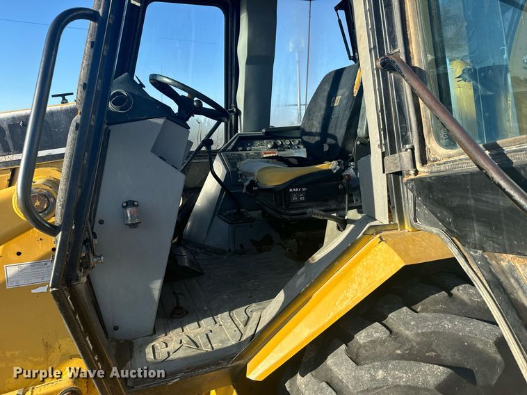 image for item DV2824 1995 Caterpillar 416B backhoe