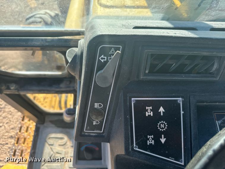 image for item DV2824 1995 Caterpillar 416B backhoe