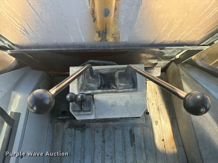 image for item DV2824 1995 Caterpillar 416B backhoe