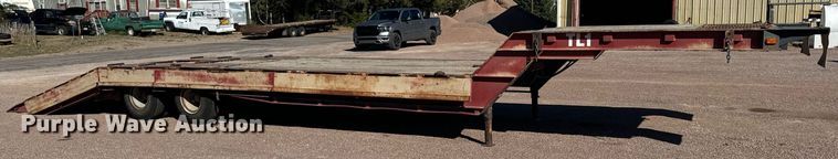 image for item DV2825 1973 Schwartz PFD drop deck hydraulic tail equipment trailer