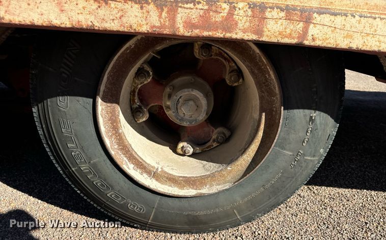 image for item DV2825 1973 Schwartz PFD drop deck hydraulic tail equipment trailer