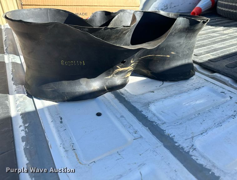 image for item DV2825 1973 Schwartz PFD drop deck hydraulic tail equipment trailer