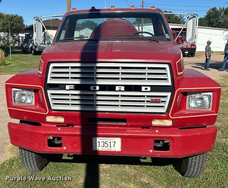 image for item DV2829 1981 Ford F600 pumper fire truck