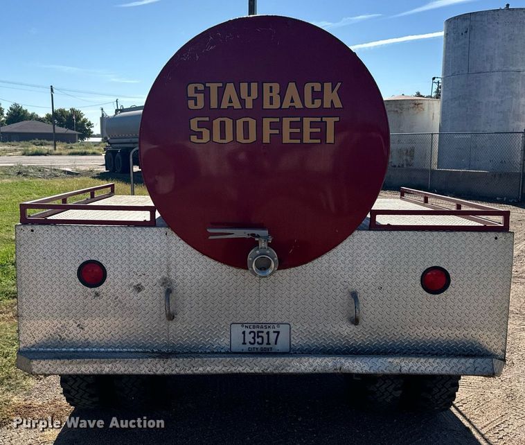 image for item DV2829 1981 Ford F600 pumper fire truck