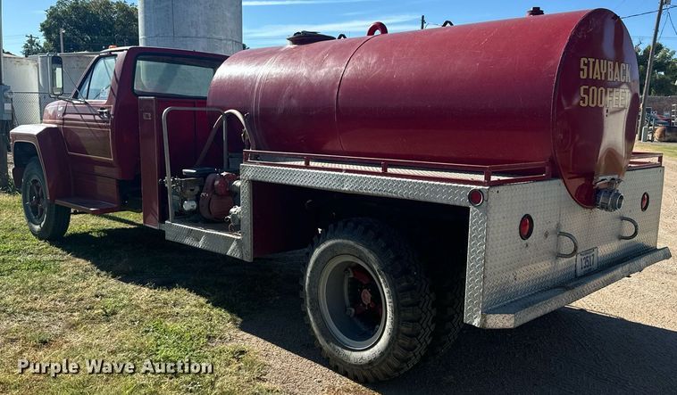 image for item DV2829 1981 Ford F600 pumper fire truck