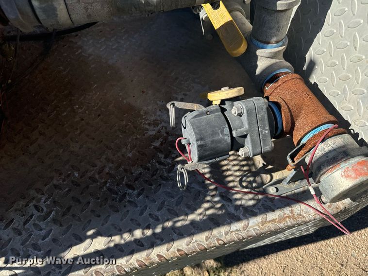 image for item DV2829 1981 Ford F600 pumper fire truck